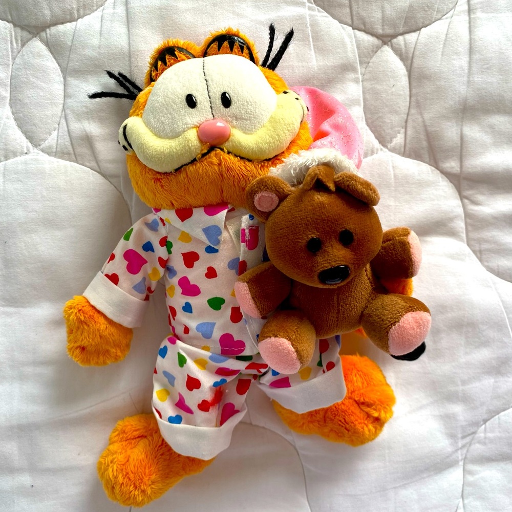 Ty Beanie Baby Garfield in PJs with Pookie